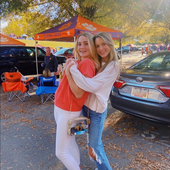 Meet your Posher, Julia - Picture 1 of 1